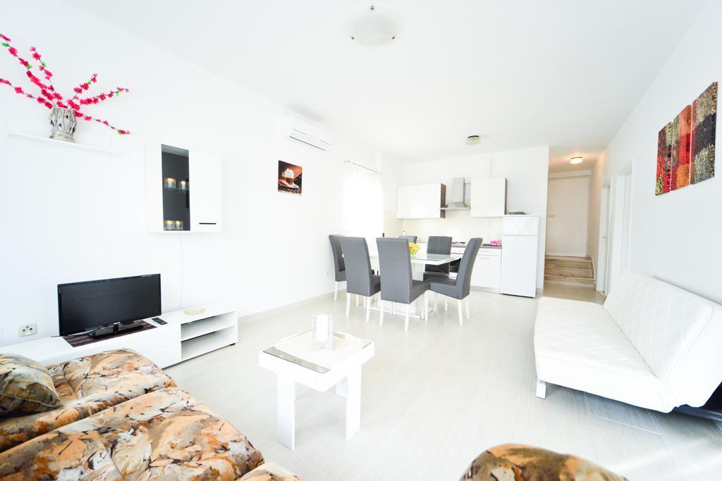 Apartments Valentina Petrcane Eksteriør billede
