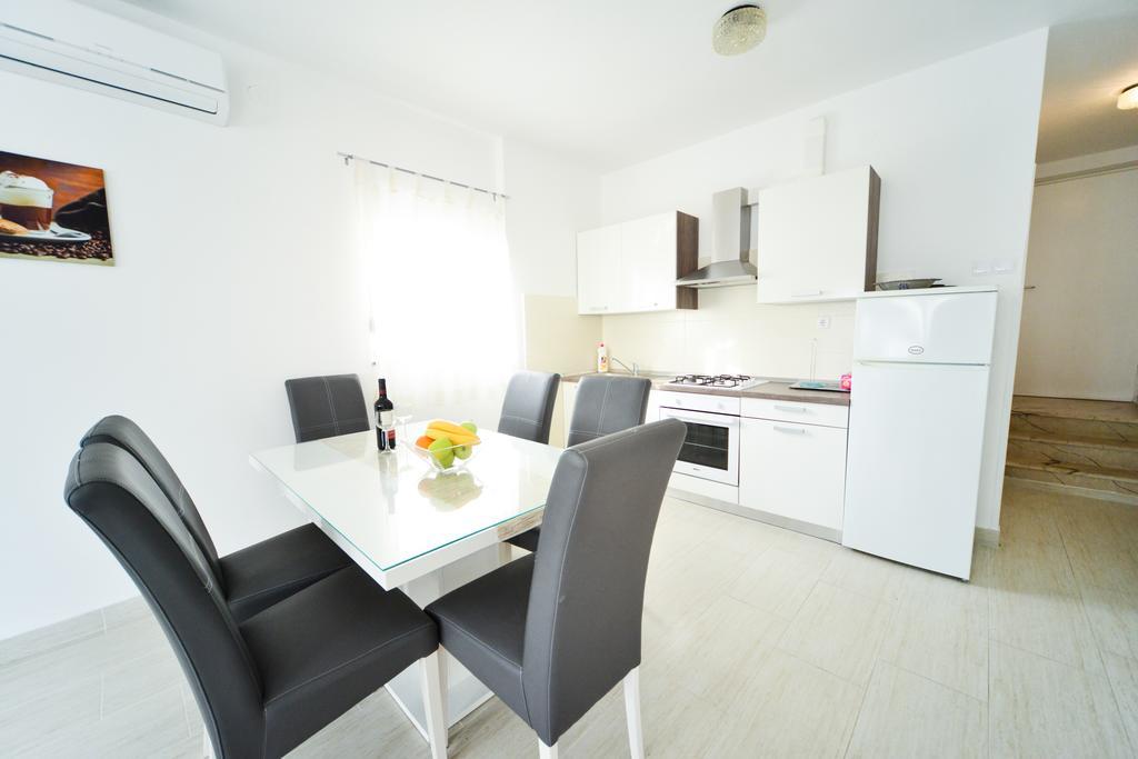Apartments Valentina Petrcane Eksteriør billede