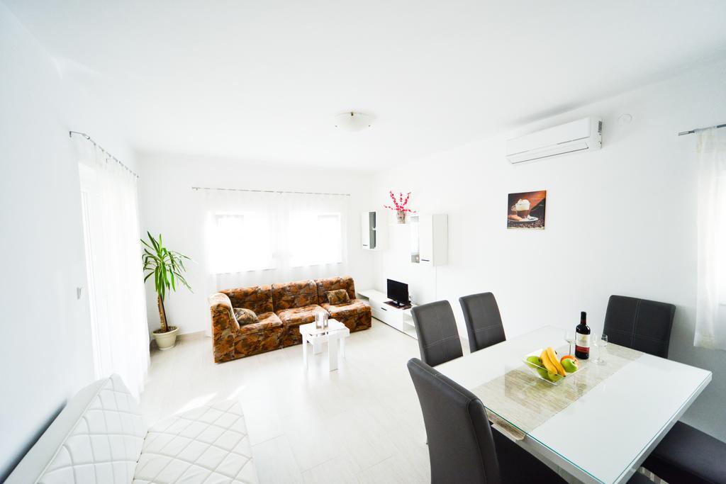 Apartments Valentina Petrcane Eksteriør billede